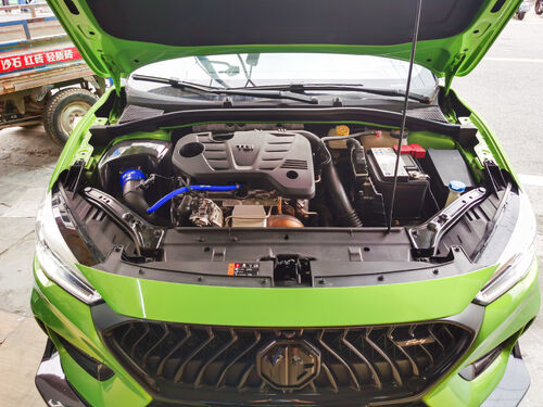 最新の会社の事例について MG6 はカーボンファイバーインテークボックスでアップグレードされ、新次元のパフォーマンスを実現