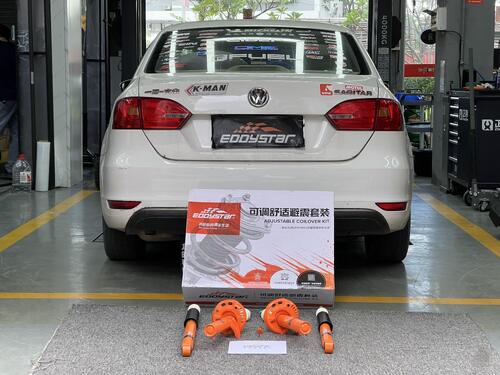 最新の会社の事例について 2014年 フォルクスワーゲンサギター 1.6L EDDY調節可能なショック吸収ストラットでアップグレード