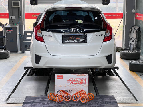 最新の会社の事例について 2015 Honda Fit 1.5L | EDDY Sport Short Springs Upgrade: A Solution for Optimized Handling and Enhanced Safety