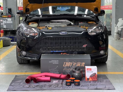 最新の会社の事例について 2014年 フォード フォーカス ST 2.0T アップグレードEDDYSTAR 炭素繊維原子吸入キット