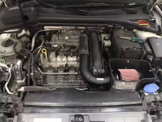 カスタマイズされた炭素繊維 空気吸入 力を向上させる Audi A3 オートエンジン部品