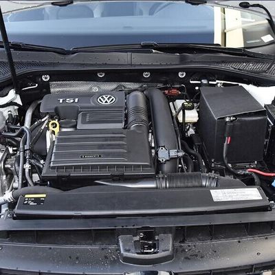 VW GOLF の 吸着 炭素 繊維 エア ボックス を 改良 する
